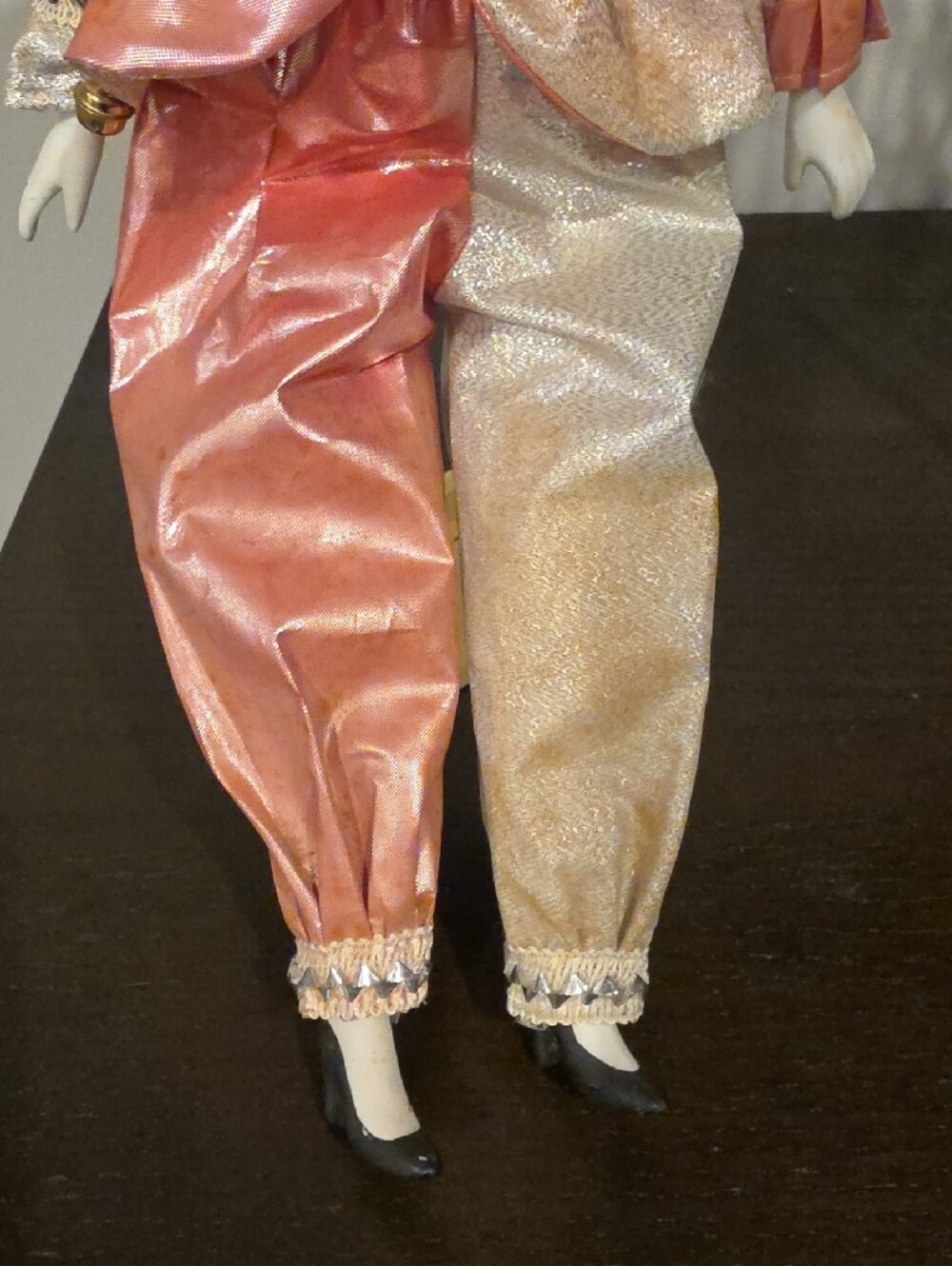 Pierrot clowns Harlequin doll - Picture 8 of 16